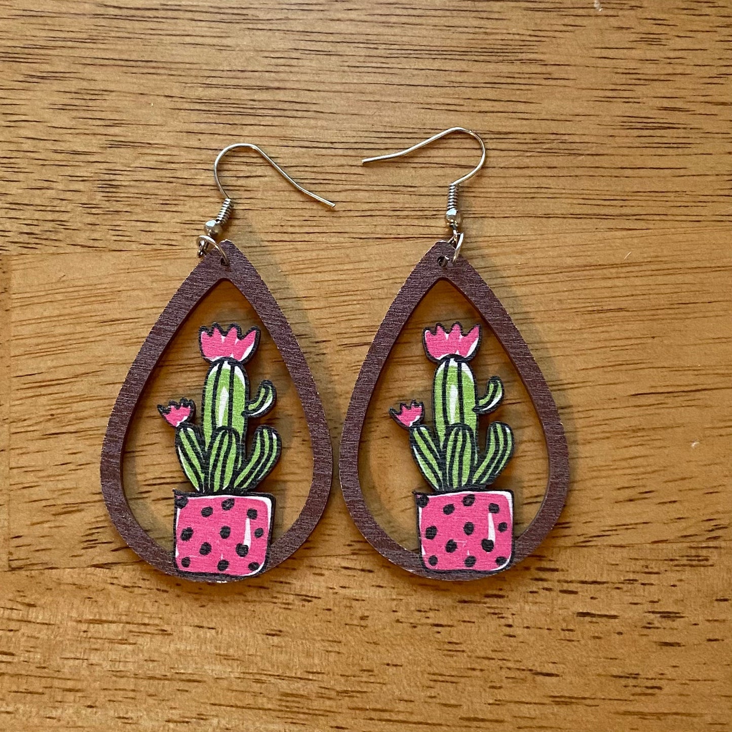 Wooden Teardrop Cutout - Cactus