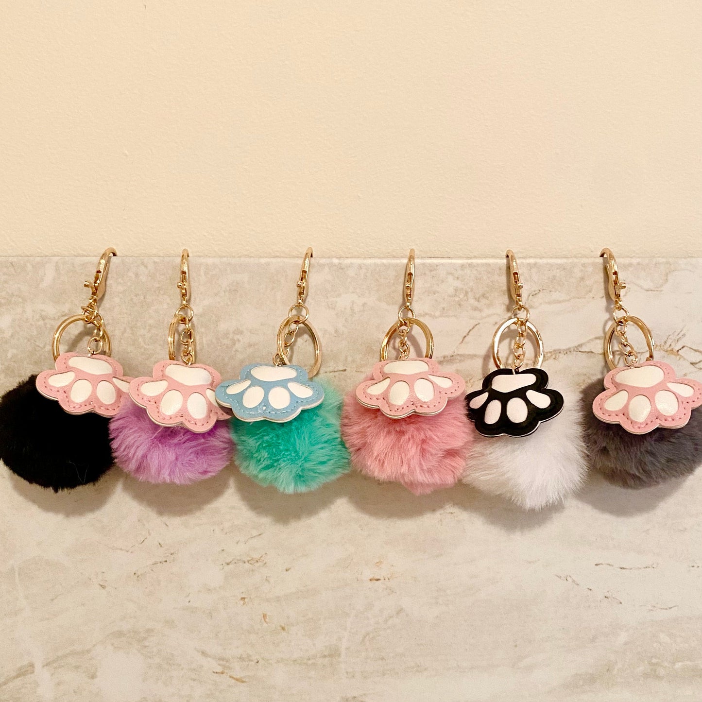 Keychain - Fuzzy Pom Pom - Paw