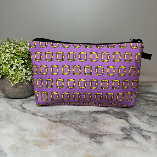 Pouch - Friends, Door Frame