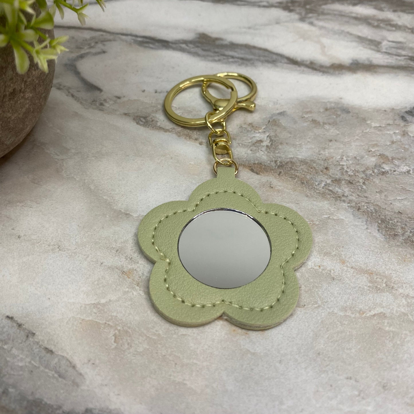 Keychain - Daisy Mirror