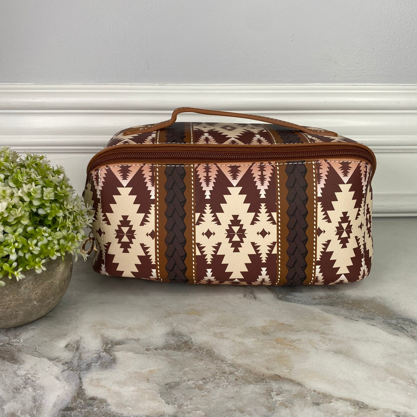 Arizona - Oversized Lay Flat Cosmetic Bag