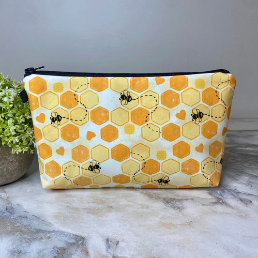Pouch - Honeycomb Bee Hearts