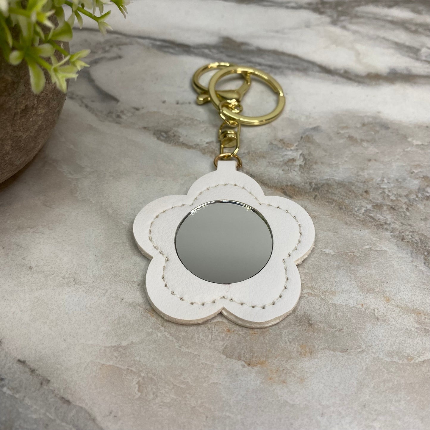 Keychain - Daisy Mirror