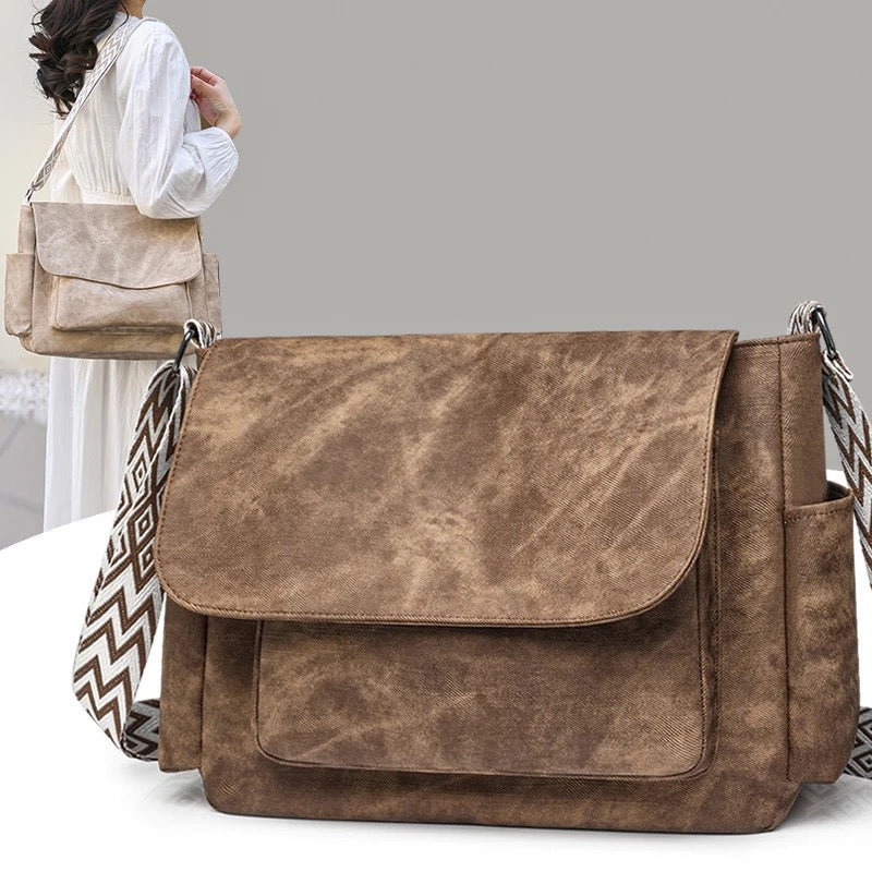 Elizabeth Flap Messenger Bag - PREORDER 6/29-7/2