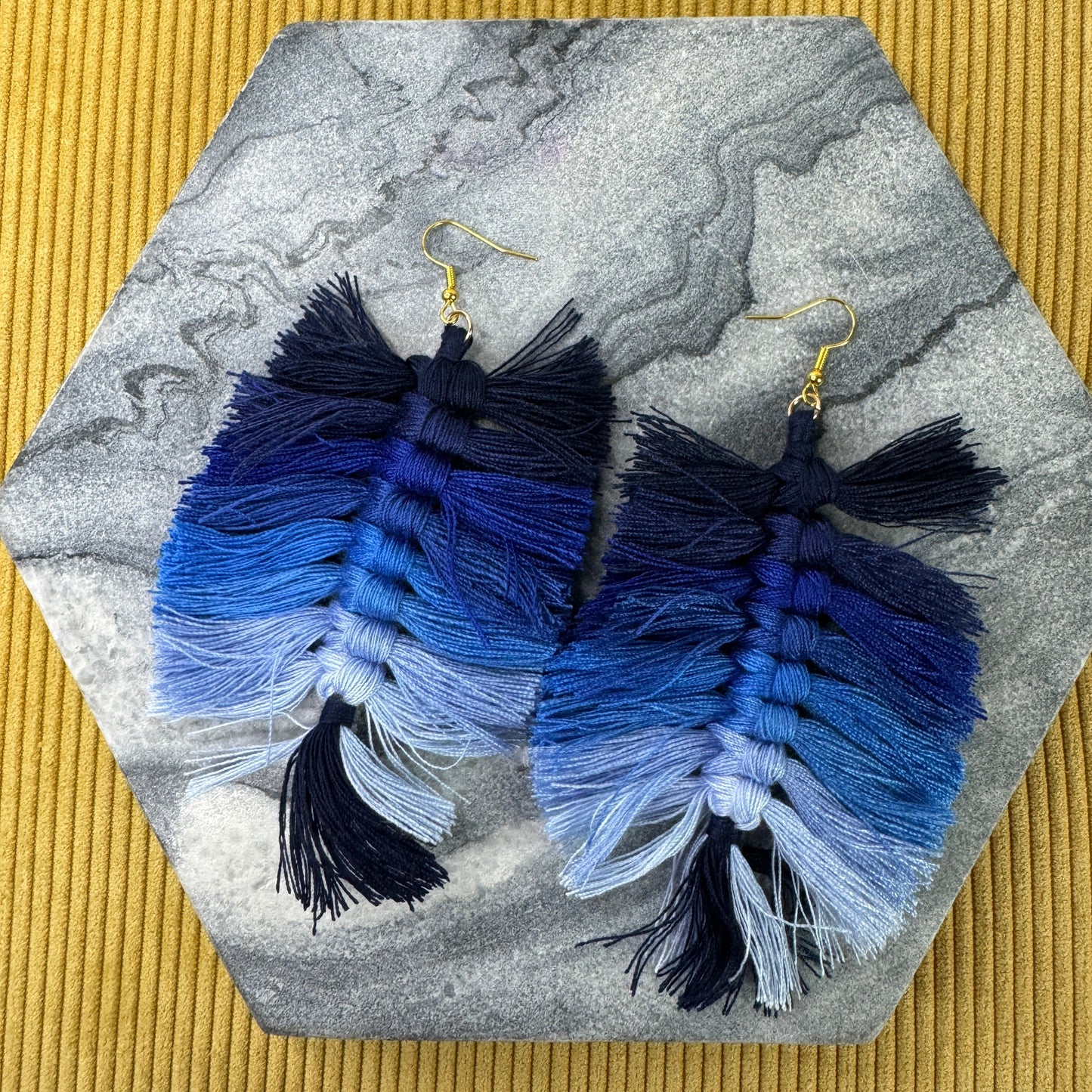 Macrame Feather - Blue Ombre